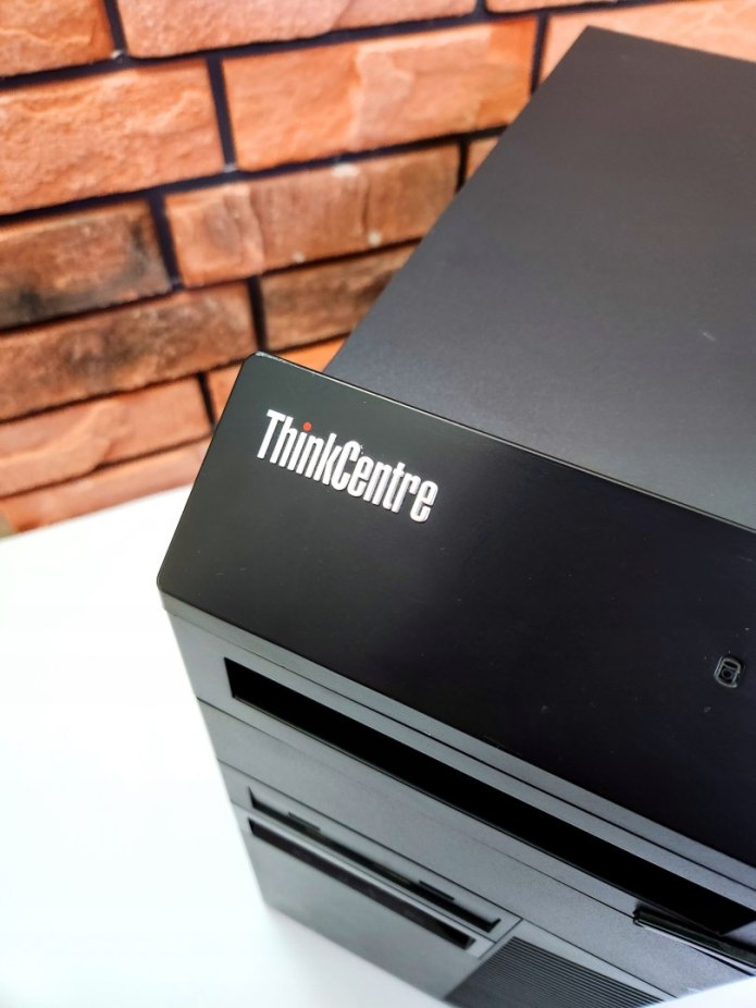 Lenovo ThinkCentre M83 TOWER Lenovo ThinkCentre M83 TOWER